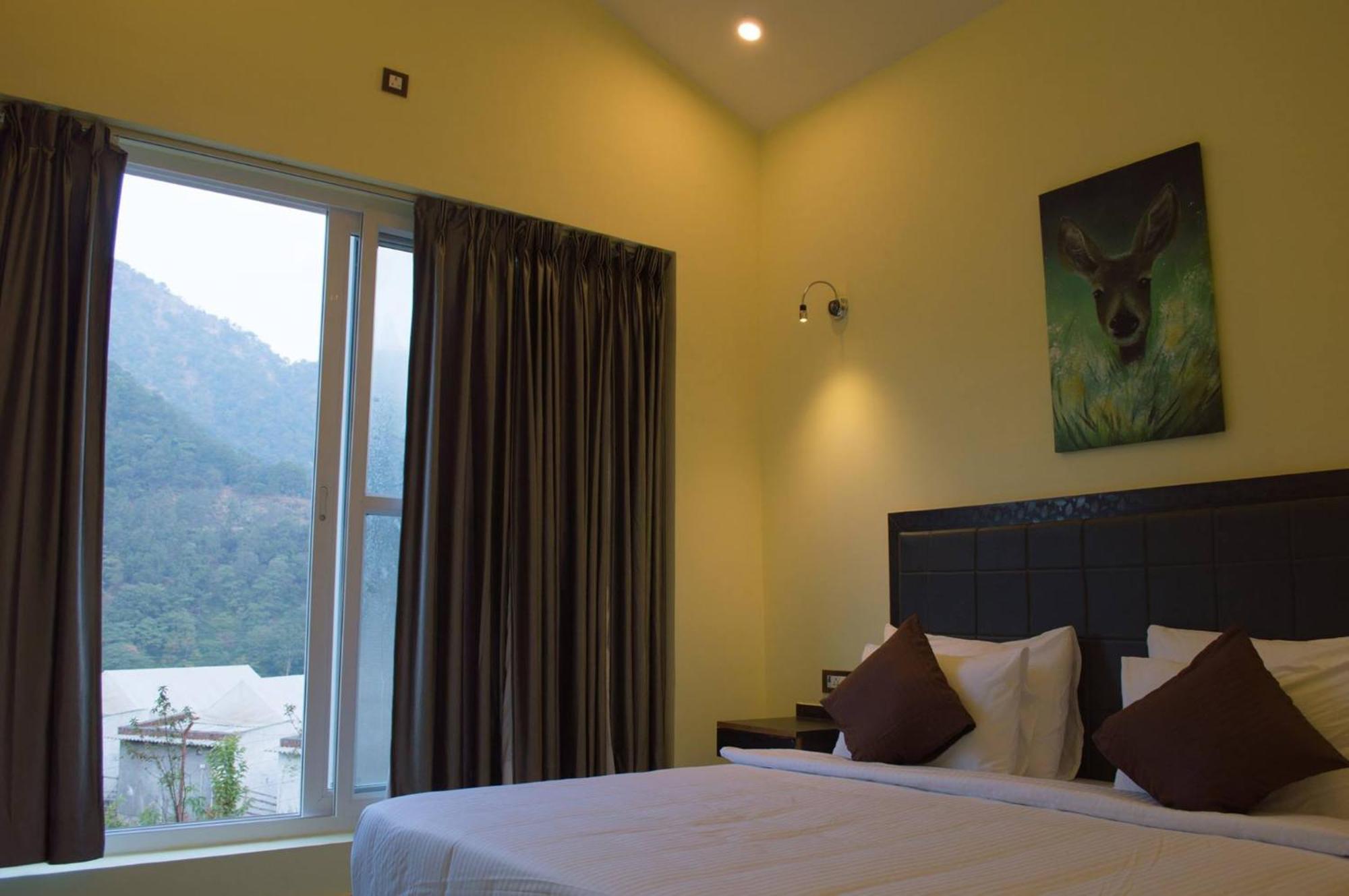 Hotel Golden Heritage Pahalgam Ngoại thất bức ảnh